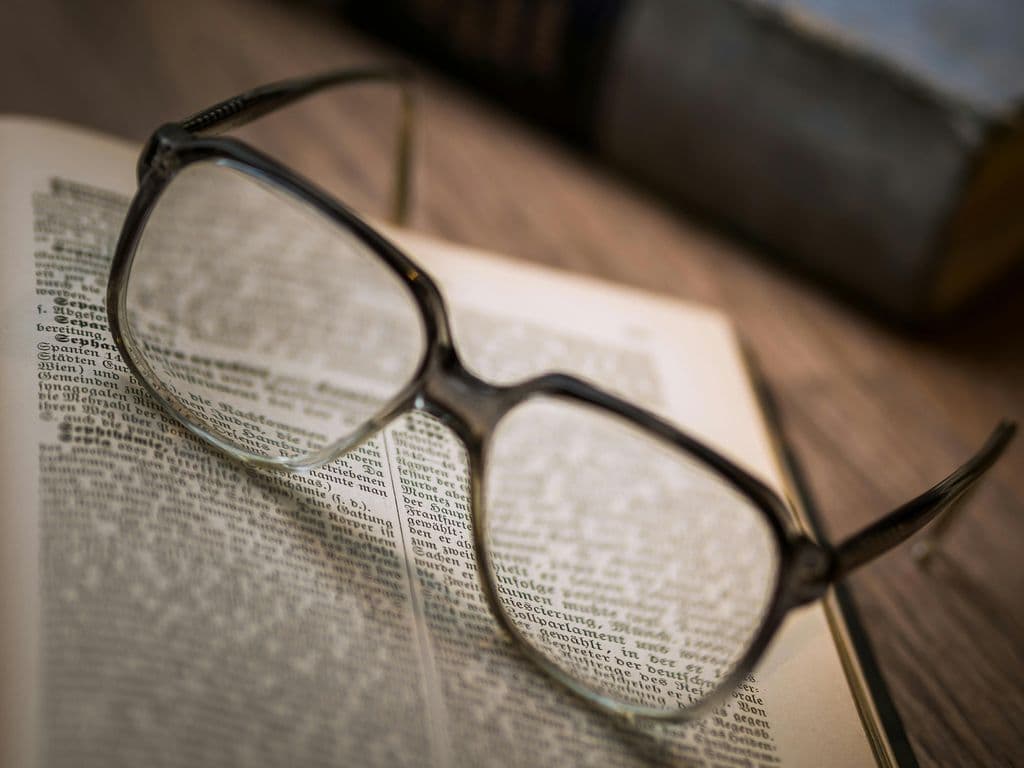 how to write a book title in an essay
