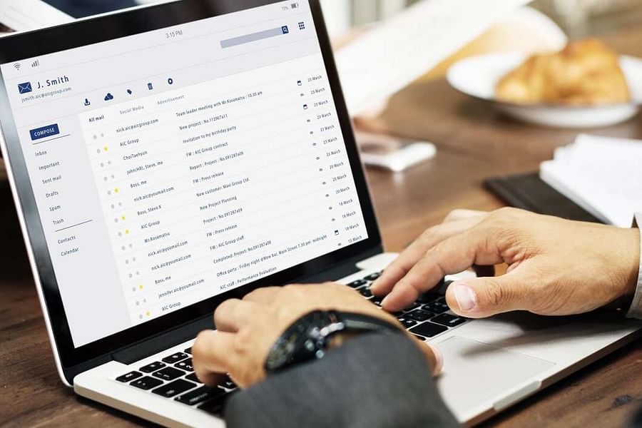 personal formal email greeting